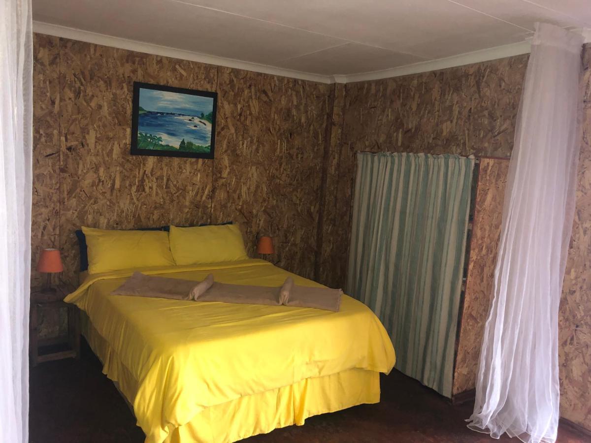 Paraiso do Ouro Beach Front Resort Budget Accommodation Ponta do Ouro Esterno foto